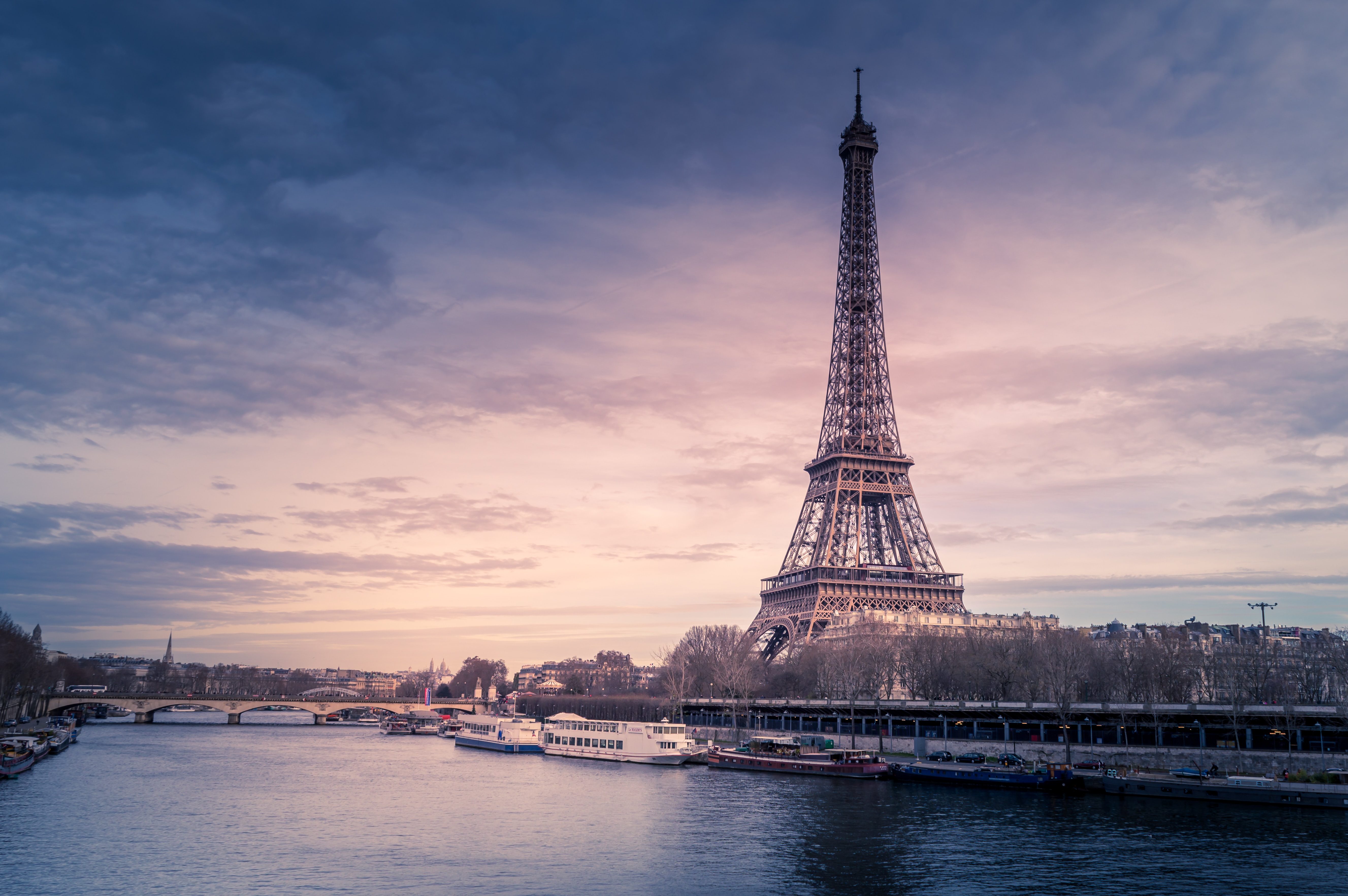 Unveiling Paris: A Comprehensive Guide to its Top 30 Historical and Cultural Gems